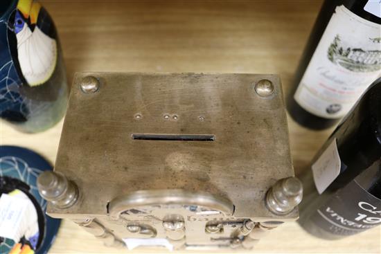 A novelty safe money box